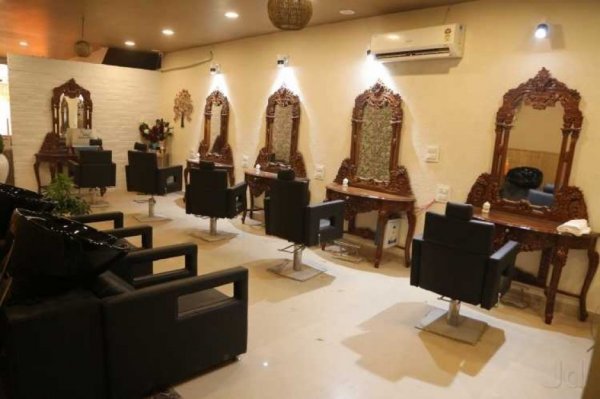Aero Salon & Bridal Studio