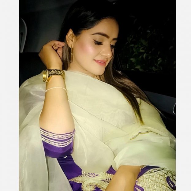 Roop kaur celebritymua